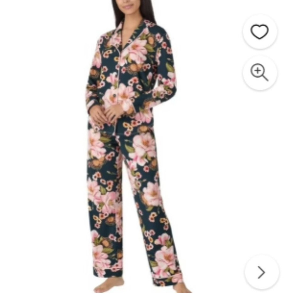 Room Service Shawl Collar Floral Women's Pajama Set